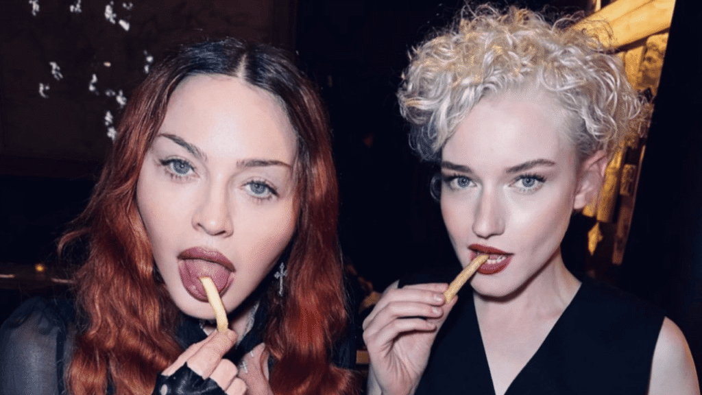 Madonna e Julia Garner